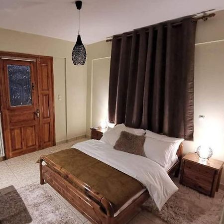 Keramidaki Mini Suites 4 Kalavryta Exterior photo